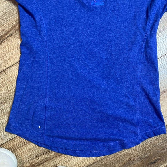 Women's Antigua Texas Rangers Notch Neck Top in royal blue - Picture 6 of 6